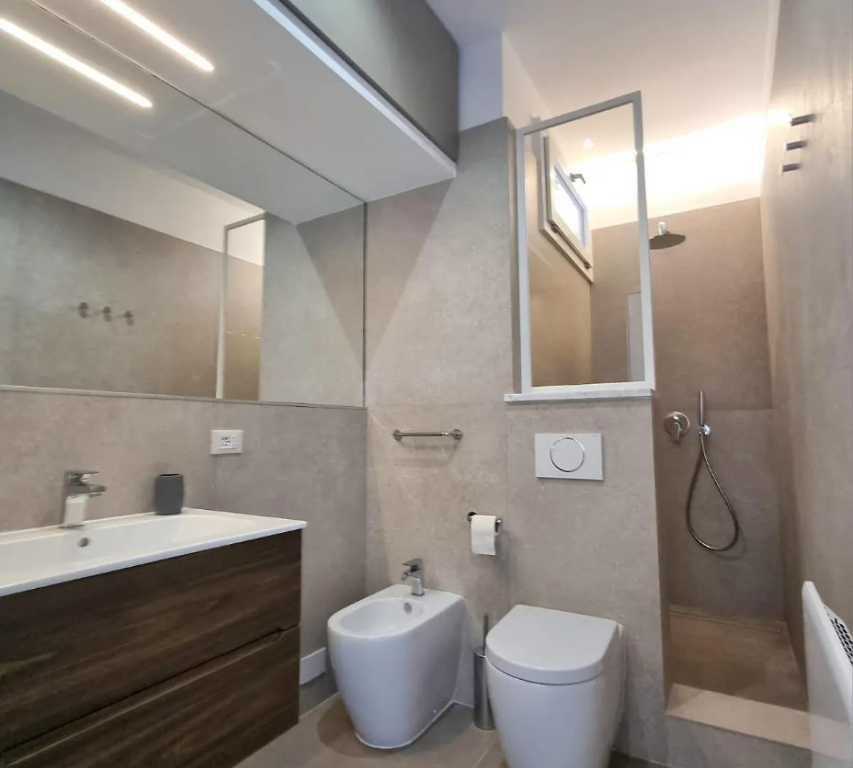 Sunshine Suite Rome Apartment